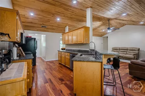 Kitchen - 926 Oak Hampton Rd, Fleming, GA 31309 photo 1 of 2