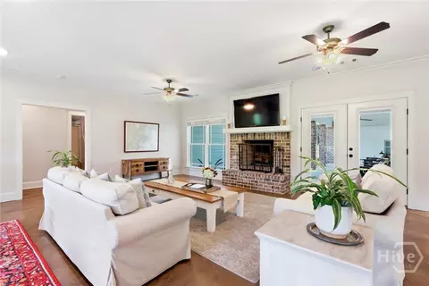 Living - 755 Elbert Arnsdorff Rd, Springfield, GA 31329 photo 1 of 3