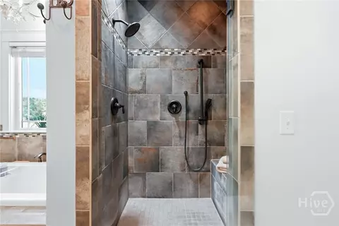 Bath - 755 Elbert Arnsdorff Rd, Springfield, GA 31329 photo 3 of 8