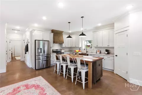 Kitchen - 755 Elbert Arnsdorff Rd, Springfield, GA 31329 photo 7 of 9