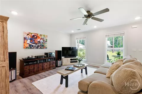 Living - 755 Elbert Arnsdorff Rd, Springfield, GA 31329 photo 3 of 3