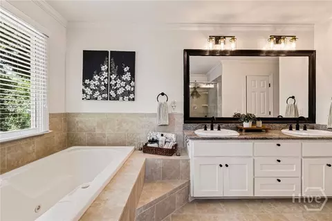 Bath - 9 Devon Rd, Savannah, GA 31419 photo 2 of 4