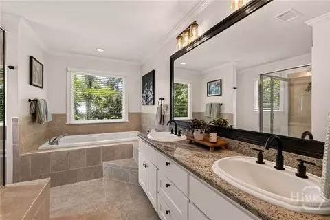 Bath - 9 Devon Rd, Savannah, GA 31419 photo 1 of 4