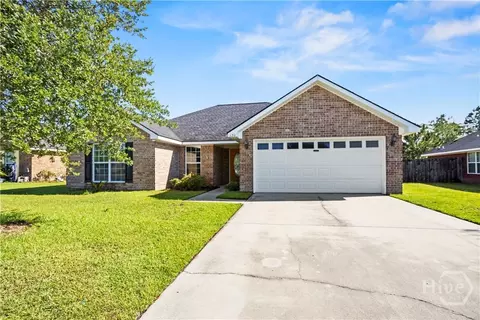 130 Grandview Dr, Hinesville, GA 31313