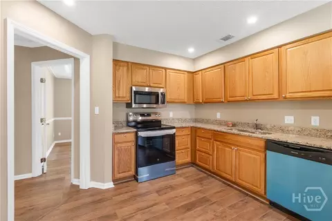 Kitchen - 98 Red Fox Dr, Savannah, GA 31419 photo 2 of 3