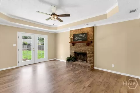 Living - 98 Red Fox Dr, Savannah, GA 31419 photo 4 of 7