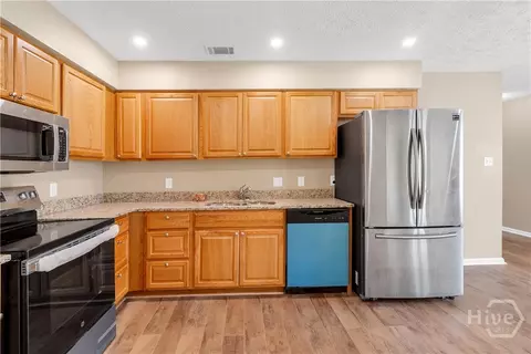 Kitchen - 98 Red Fox Dr, Savannah, GA 31419 photo 3 of 3