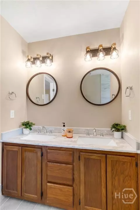 Bath - 98 Red Fox Dr, Savannah, GA 31419 photo 2 of 5