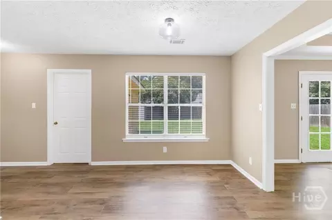 Living - 98 Red Fox Dr, Savannah, GA 31419 photo 6 of 7