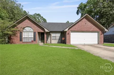 807 Hidden Hollow Cir, Hinesville, GA 31313