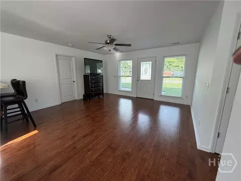 Living - 284 Barrister Cir, Guyton, GA 31312 photo 1 of 7