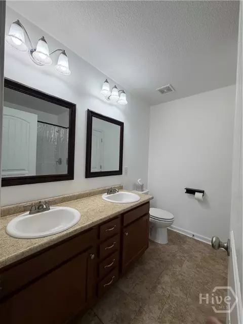Bath - 284 Barrister Cir, Guyton, GA 31312 photo 2 of 4
