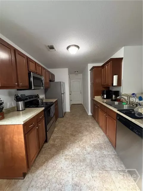 Kitchen - 284 Barrister Cir, Guyton, GA 31312 photo 3 of 5