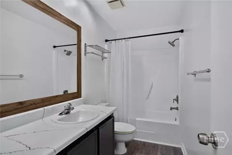 Bath - 12502 Apache Ave #27, Savannah, GA 31419 photo 4 of 5
