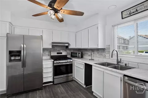 Kitchen - 12502 Apache Ave #27, Savannah, GA 31419 photo 2 of 3