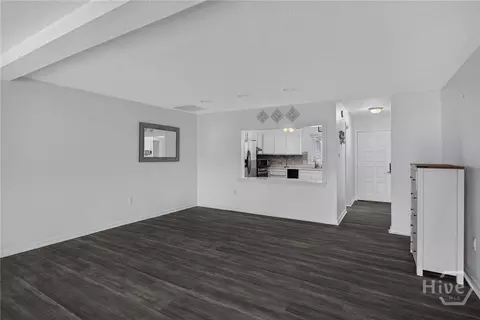 Living - 12502 Apache Ave #27, Savannah, GA 31419 photo 6 of 7