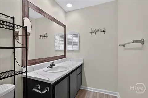 Bath - 12502 Apache Ave #27, Savannah, GA 31419 photo 2 of 5