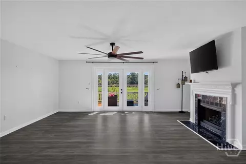 Living - 12502 Apache Ave #27, Savannah, GA 31419 photo 3 of 7