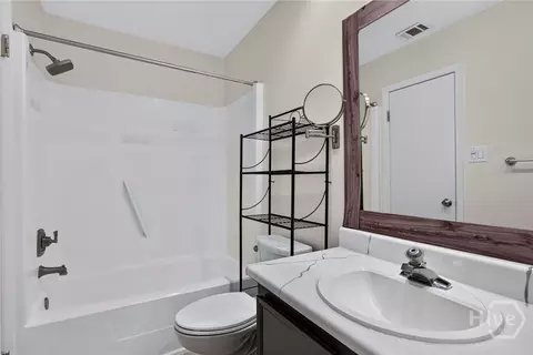 Bath - 12502 Apache Ave #27, Savannah, GA 31419 photo 3 of 5
