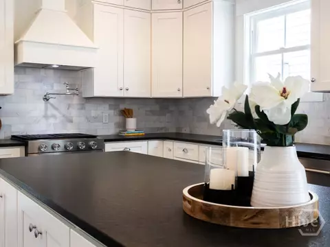 Kitchen - 809 E 36th St, Savannah, GA 31401 photo 1 of 8