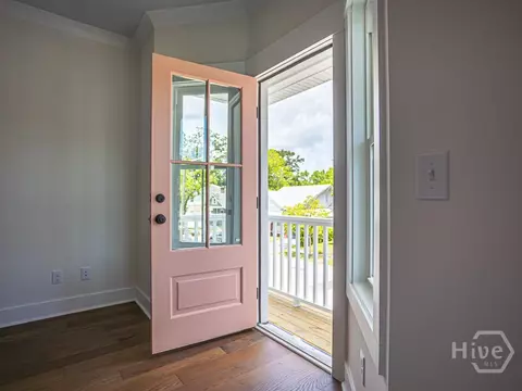 Entry Way - 809 E 36th St, Savannah, GA 31401 photo 2 of 3