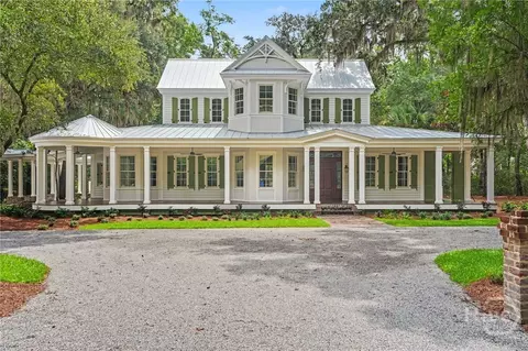 328 Ogeechee Ln, Richmond Hill, GA 31324