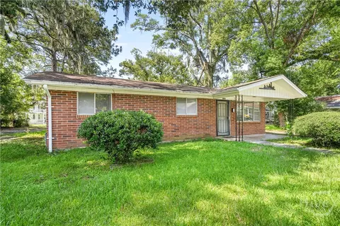 1135 Collins St, Savannah, GA 31404