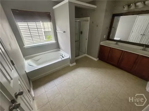 Bath - 36 Central Park Way, Savannah, GA 31407 photo 1 of 1