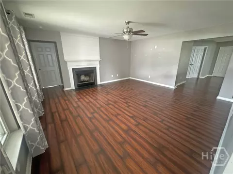 Living - 36 Central Park Way, Savannah, GA 31407 photo 2 of 4