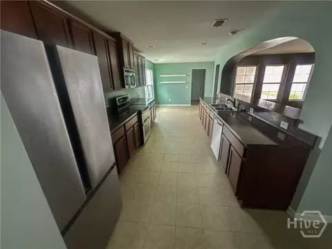 Kitchen - 36 Central Park Way, Savannah, GA 31407 photo 1 of 2