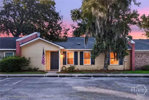 2 Harpoon Ct, Savannah, GA 31410