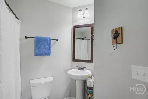 Bath - 102 Red Oak Ln, Rincon, GA 31326 photo 4 of 5