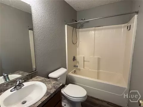 Bath - 405 Shadowbrook Cir, Springfield, GA 31329 photo 2 of 2