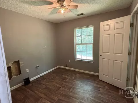 Bedroom - 405 Shadowbrook Cir, Springfield, GA 31329 photo 3 of 4