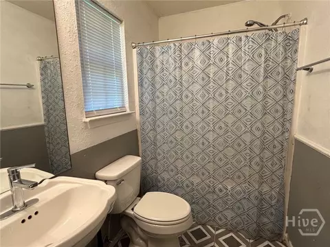 Bath - 405 Shadowbrook Cir, Springfield, GA 31329 photo 1 of 2