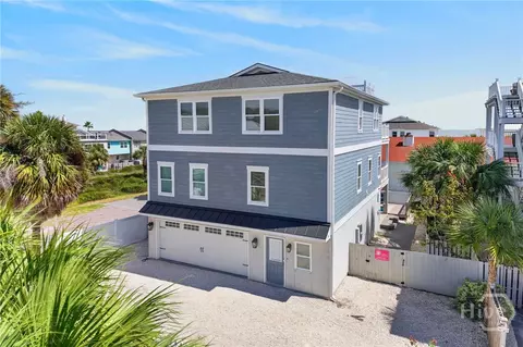 8 13th Ln, Tybee Island, GA 31328