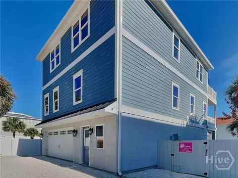8 13th Ln, Tybee Island, GA 31328
