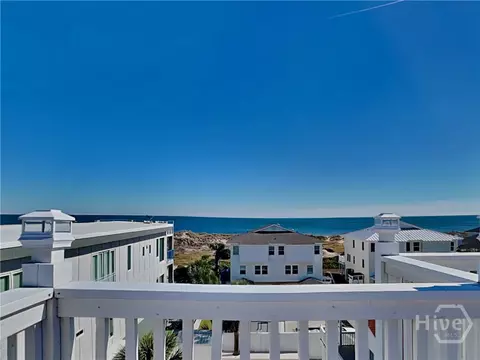 8 13th Ln, Tybee Island, GA 31328