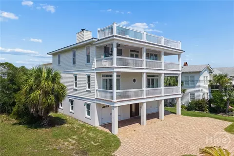 10 8th St, Tybee Island, GA 31328