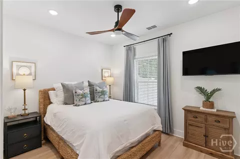 Bedroom - 5370 Shellman Bluff Rd NE, Townsend, GA 31331 photo 3 of 6