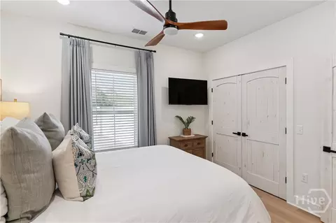 Bedroom - 5370 Shellman Bluff Rd NE, Townsend, GA 31331 photo 4 of 6