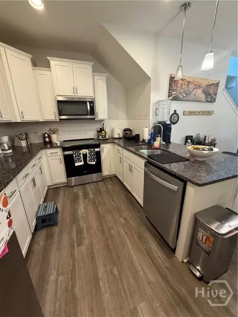 Kitchen - 141 Danbury Ct, Pooler, GA 31322 photo 2 of 2