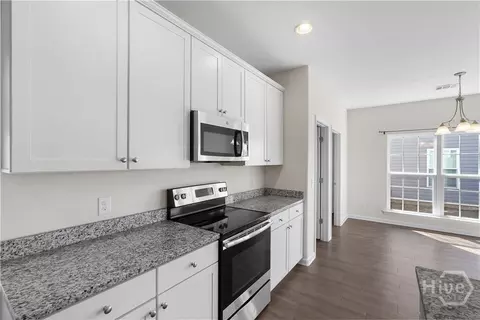 Kitchen - 125 Grimsby Rd, Savannah, GA 31407 photo 2 of 4