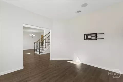 Living - 125 Grimsby Rd, Savannah, GA 31407 photo 5 of 6