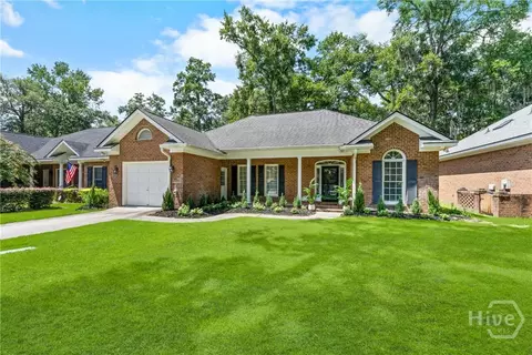 8 Laurel Oak Ct, Savannah, GA 31405
