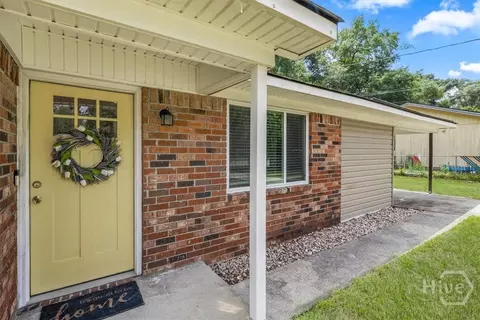 Exterior - 305 E Fourth St, Springfield, GA 31329 photo 3 of 8