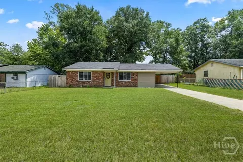 Exterior - 305 E Fourth St, Springfield, GA 31329 photo 2 of 8