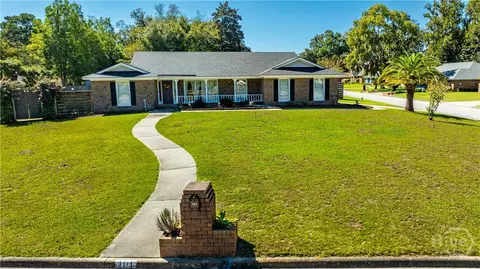 101 Shamrock Cir, Savannah, GA 31406