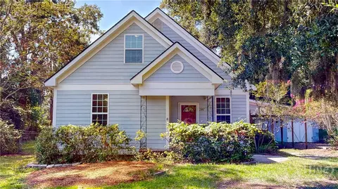 2607 Governor St, Savannah, GA 31408