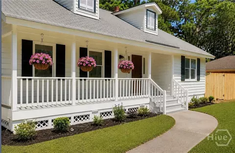 135 Backshell Rd, Savannah, GA 31404